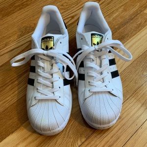 EUC Adidas Superstar Originals
